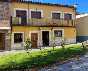 Vista exterior de Casa o xalet en venda en Tordesillas amb Terrassa i Balcó