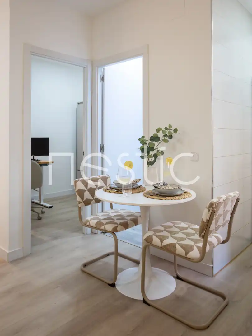 Habitación de Apartamento de alquiler en Madrid con Aire acondicionado, Calefacción y Amueblado