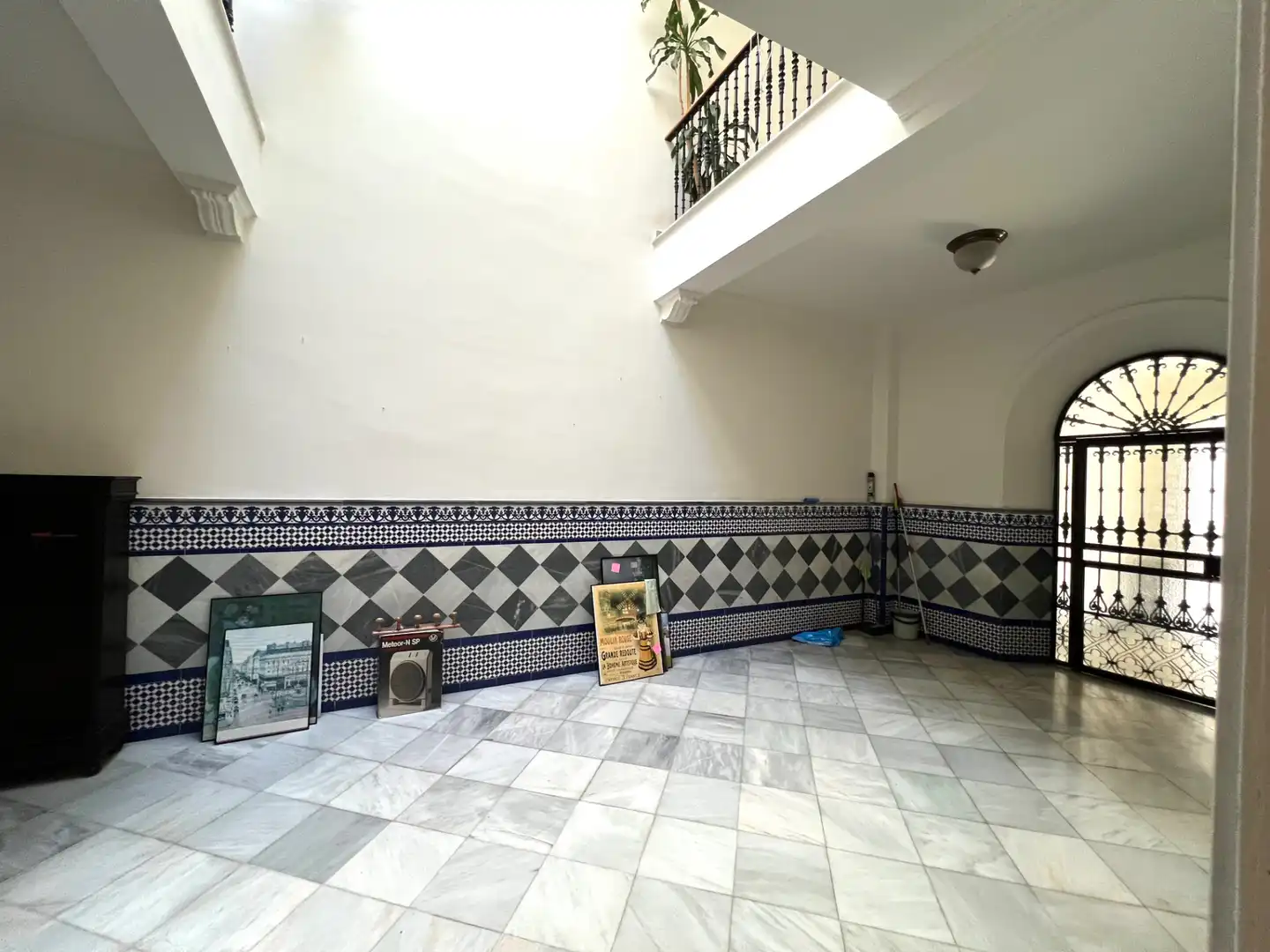 Casa con terraza en venta en Centro - Calzada - Cabo Noval, imagen 2