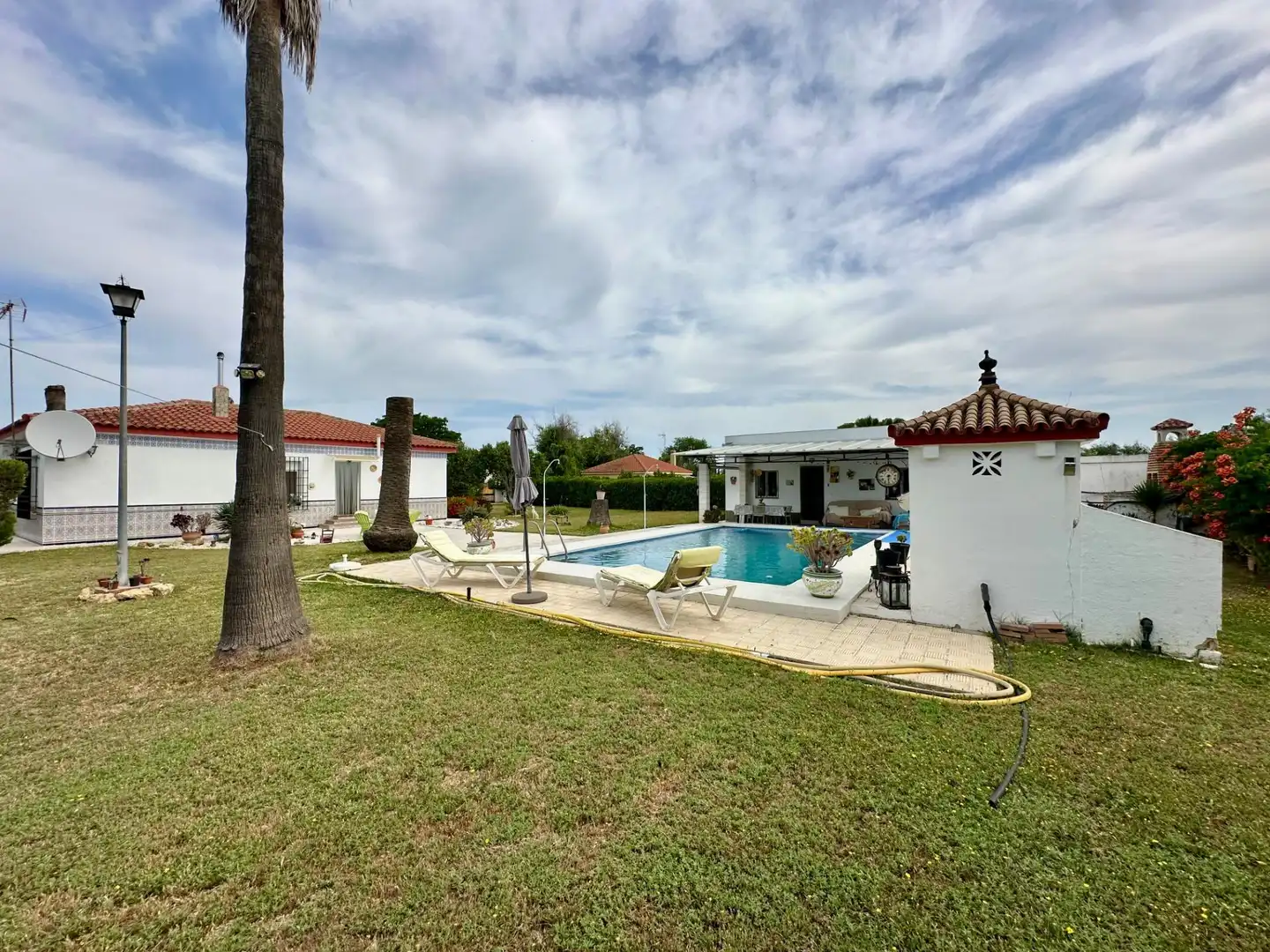 Exterior view of Houses for sale in Paradas