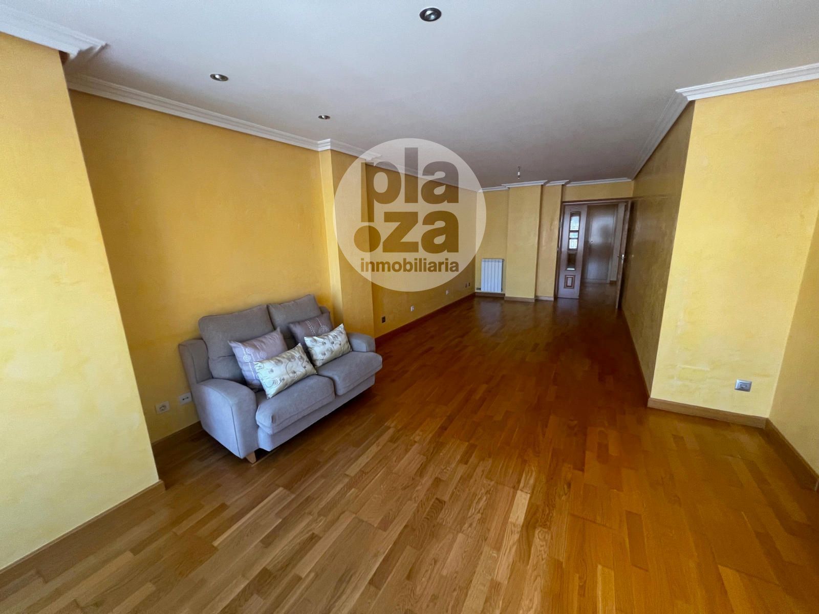 Living room of Flat for sale in Burgos Capital  with Heating, Terrace and Storage room