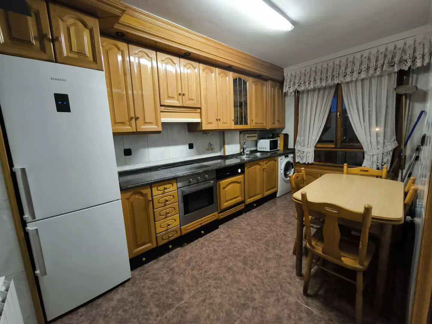 Cuina de Pis en venda en Barakaldo  amb Calefacció, Jardí privat i Moblat