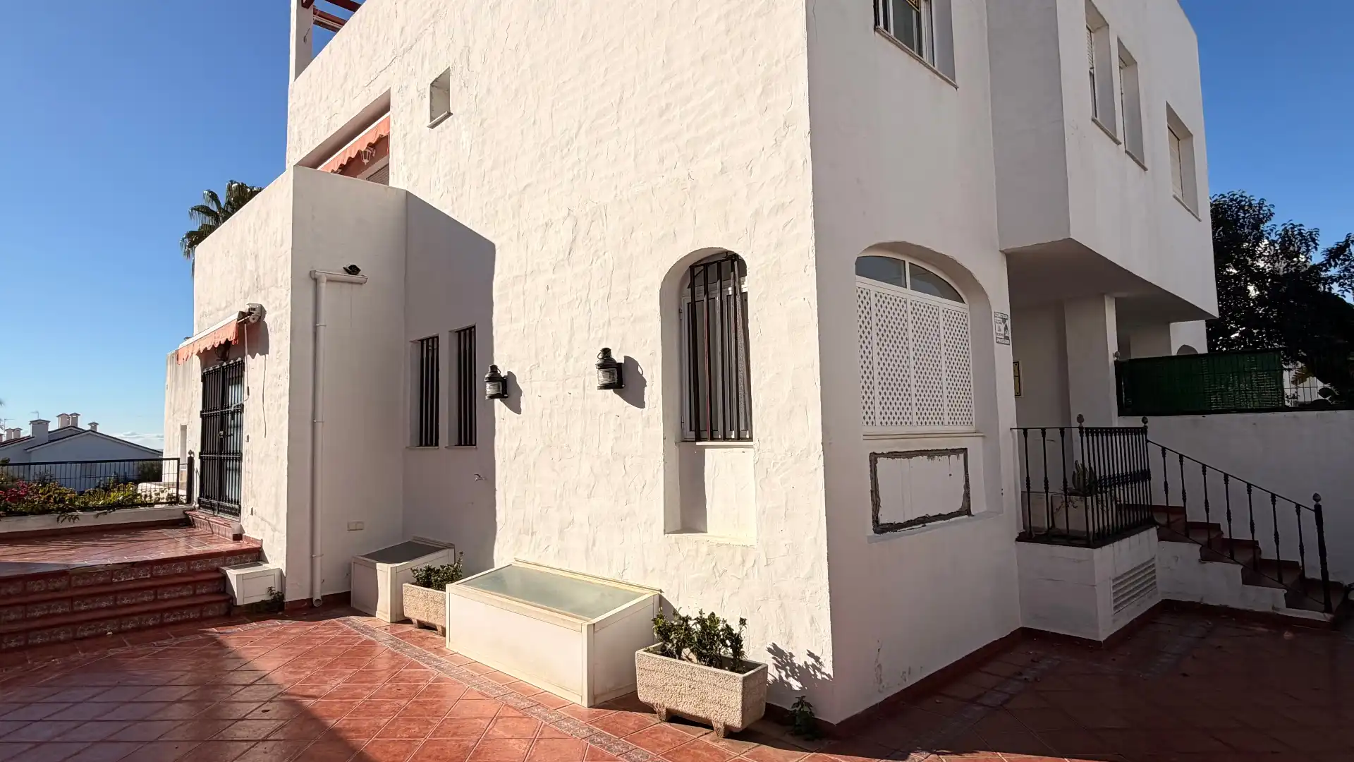 Vista exterior de Casa o chalet en venta en Marbella con Aire acondicionado, Terraza y Trastero