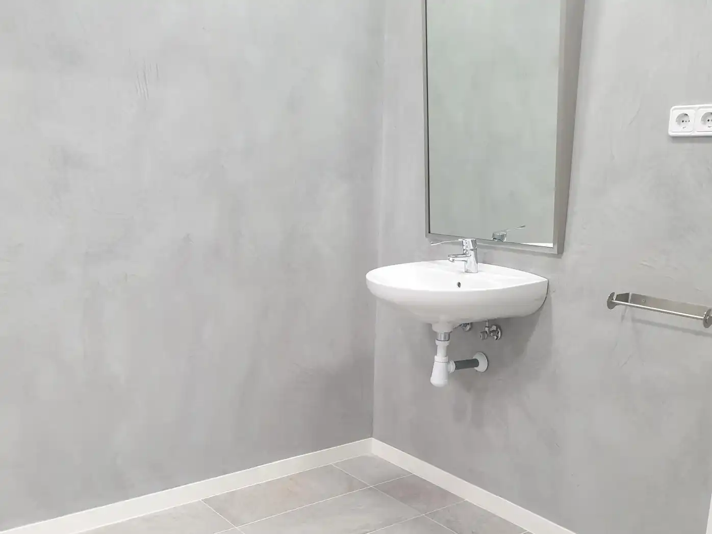 Bathroom of Commercial properties for sale in Esplugues de Llobregat
