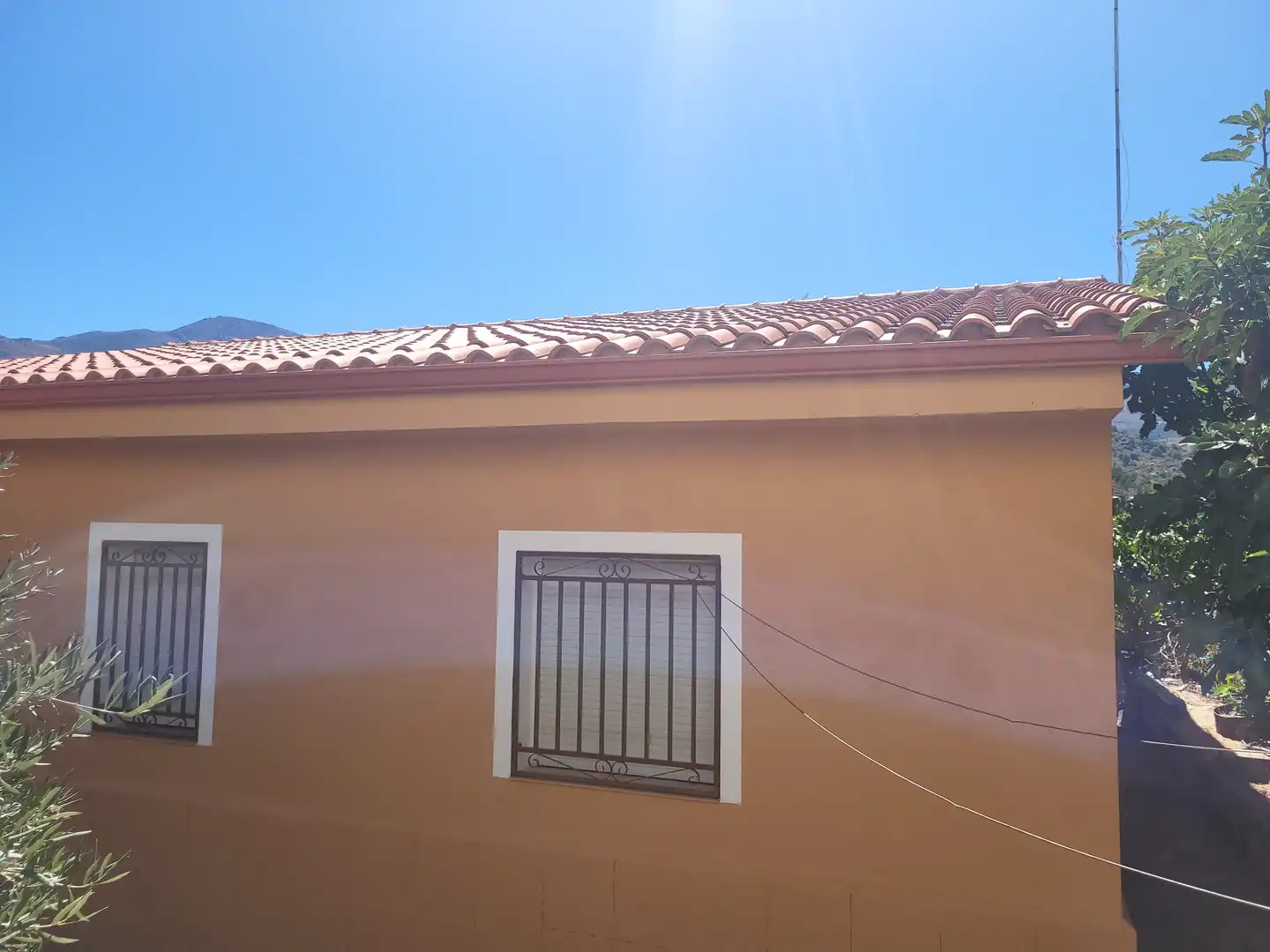 Vista exterior de Casa o xalet en venda en Burgohondo amb Jardí privat i Traster