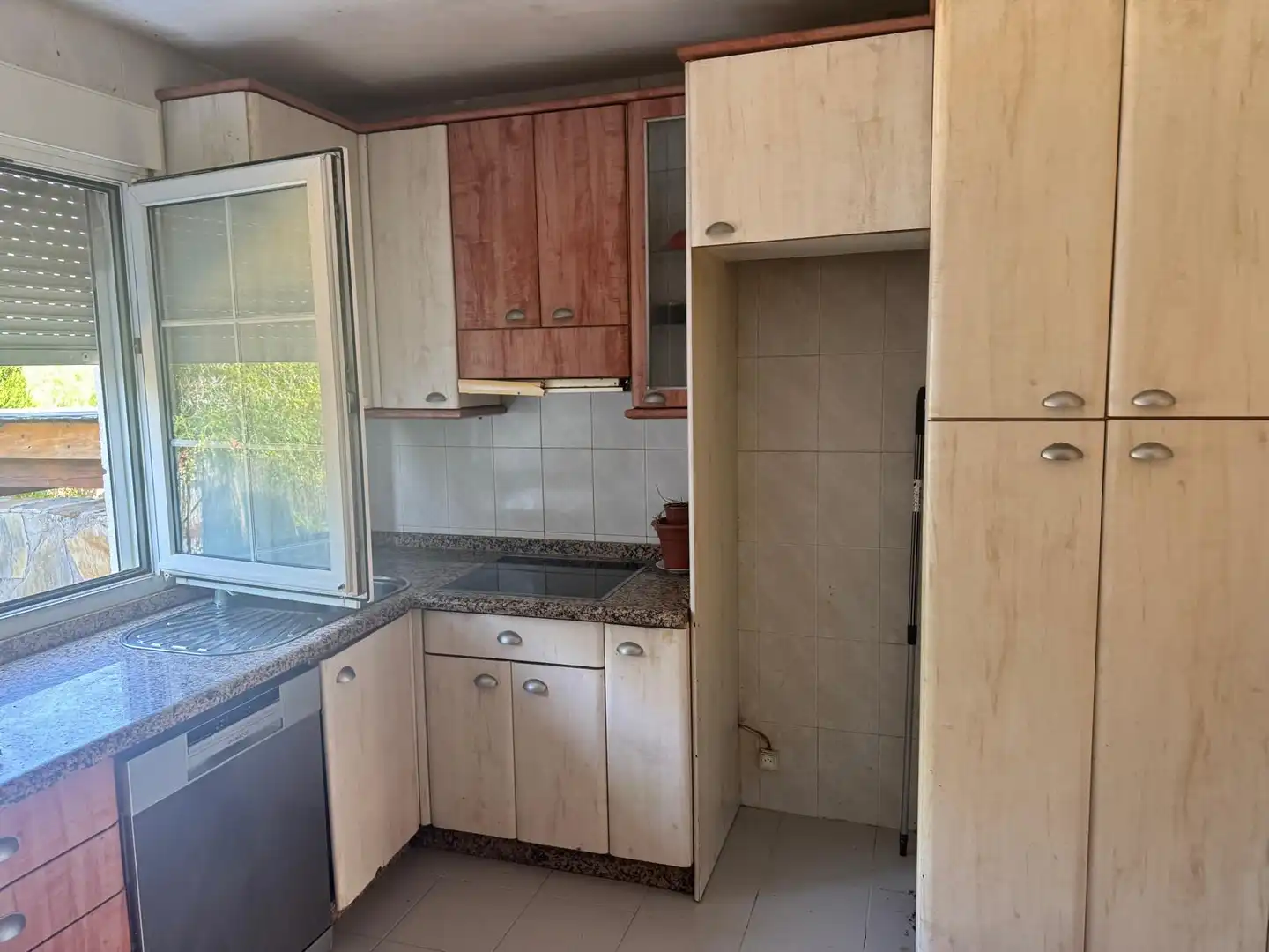 Kitchen of Detached homes for sale in Sariegos  with Heating, Private garden and Community pool
