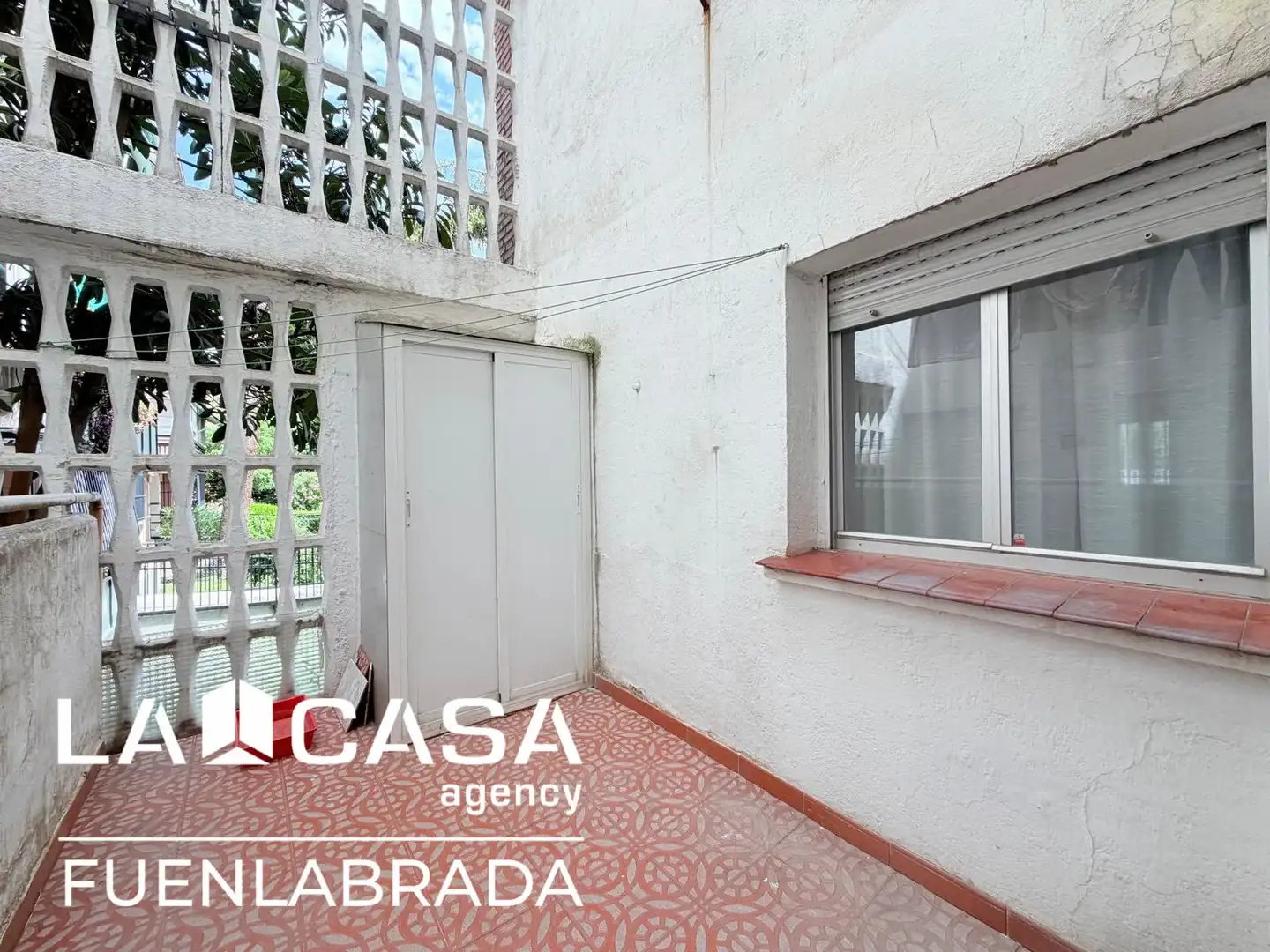 Vista exterior de Pis en venda en Madrid amb Calefacció, Terrassa i Traster