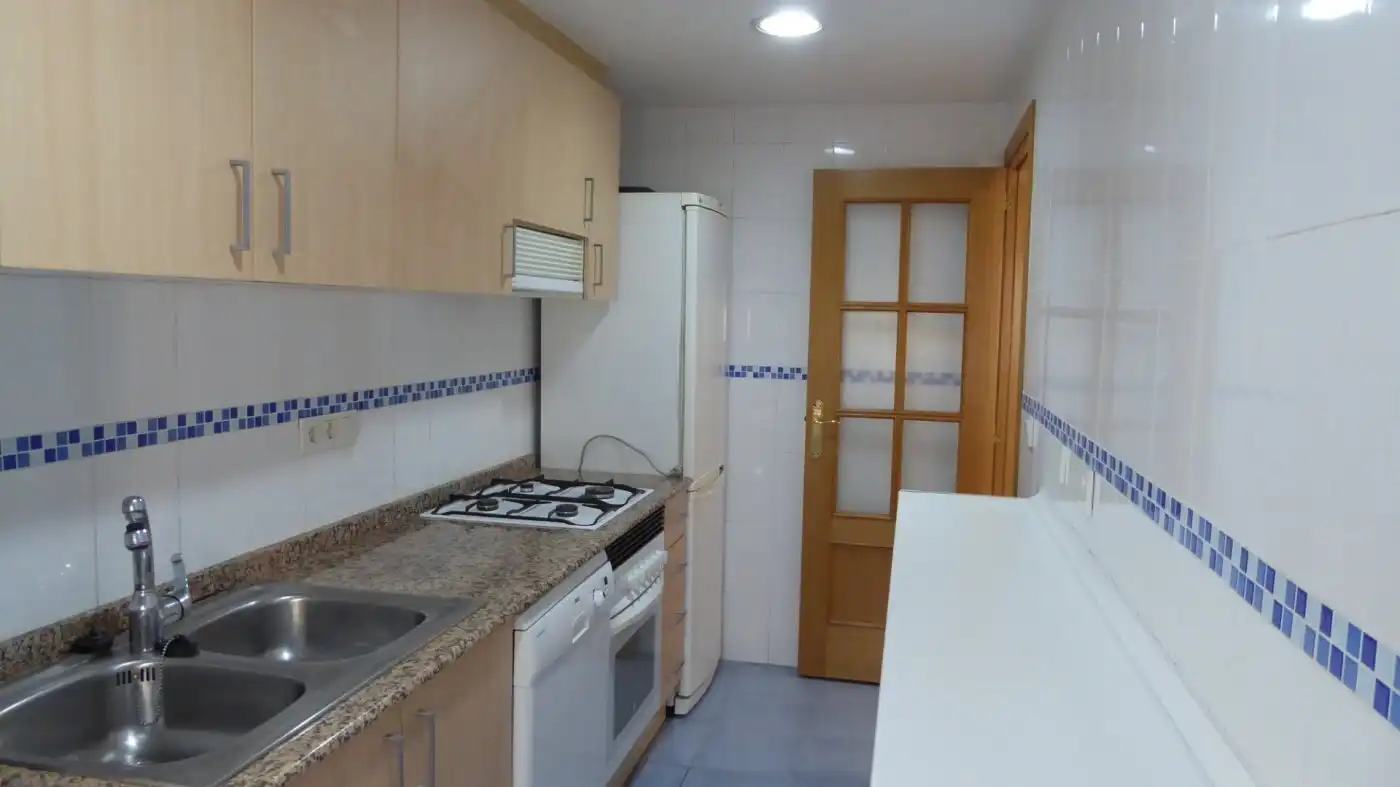 Cuina de Pis en venda en Paterna amb Parquet, Traster i Balcó