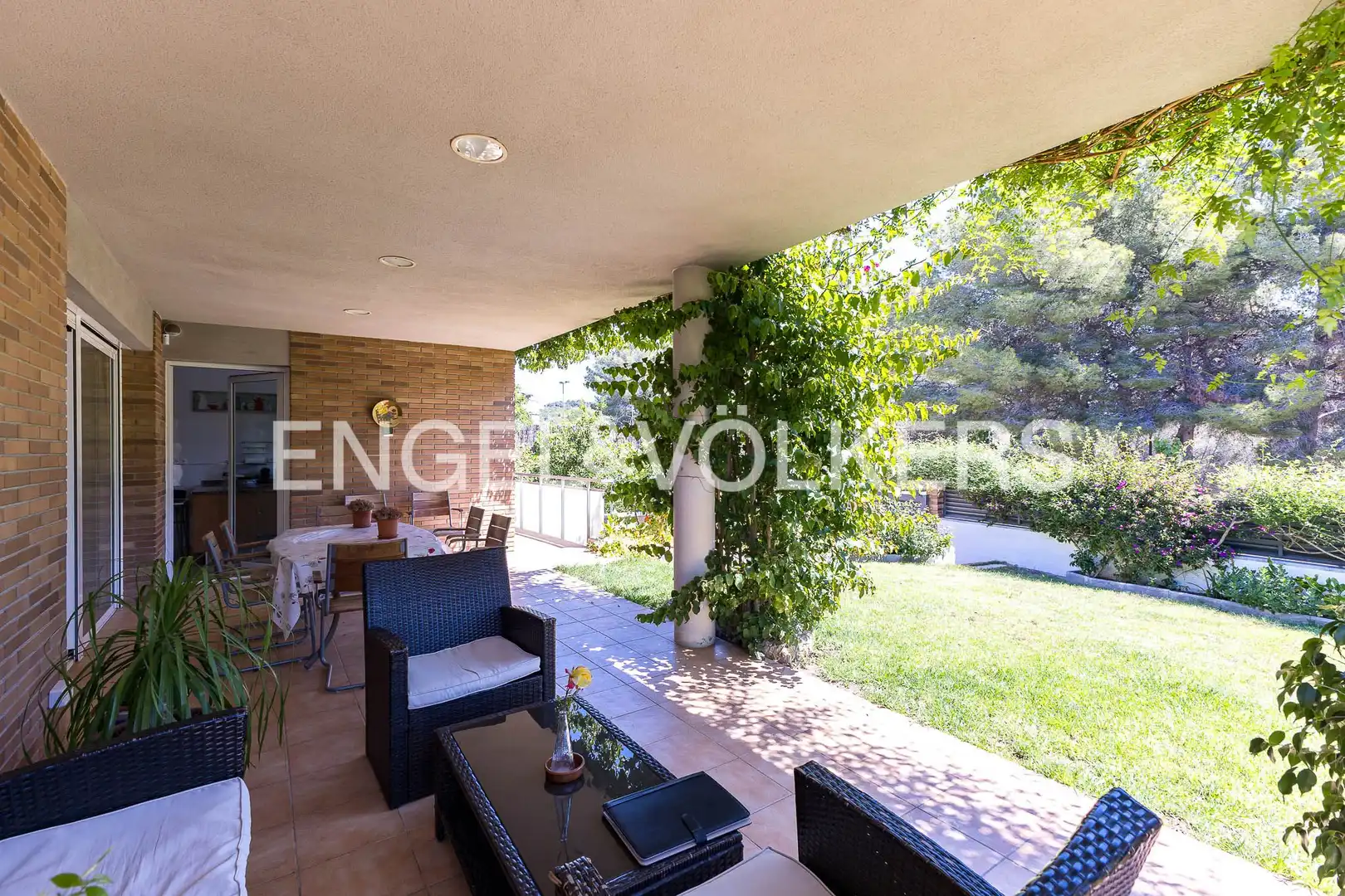 Terrassa de Casa o xalet en venda en Cubelles amb Aire condicionat, Calefacció i Jardí privat
