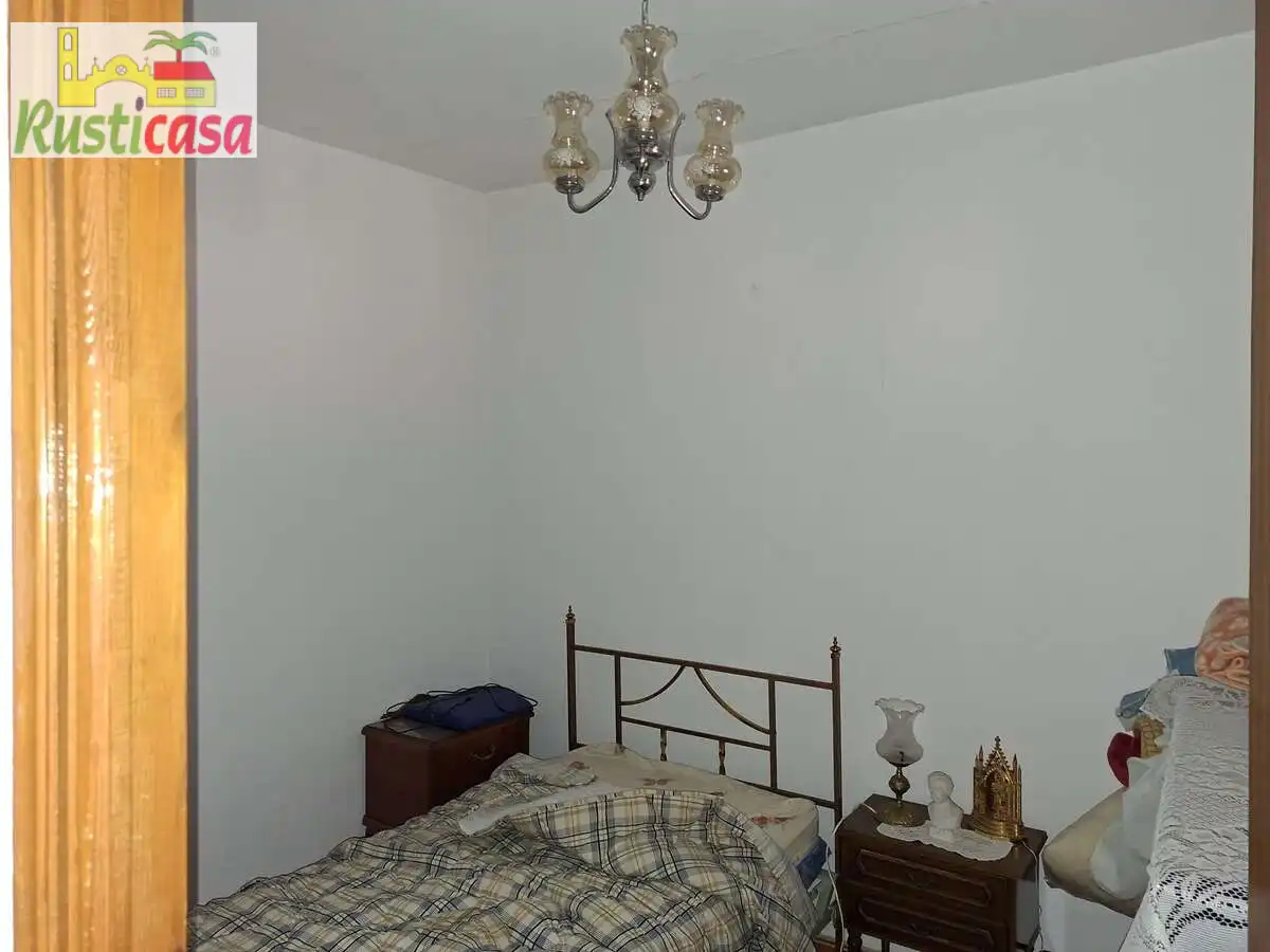 Dormitori de Casa o xalet en venda en Bailén amb Terrassa, Moblat i Balcó