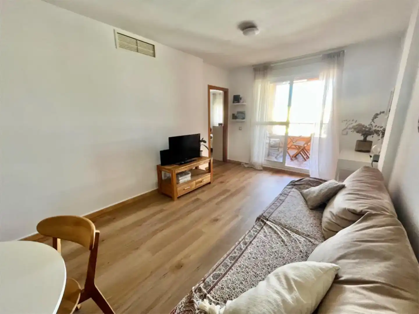 Living room of Flat for sale in Mojácar  with Air Conditioner, Private garden and Parquet flooring