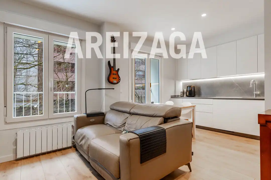 Living room of Flat for sale in Donostia - San Sebastián   with Heating