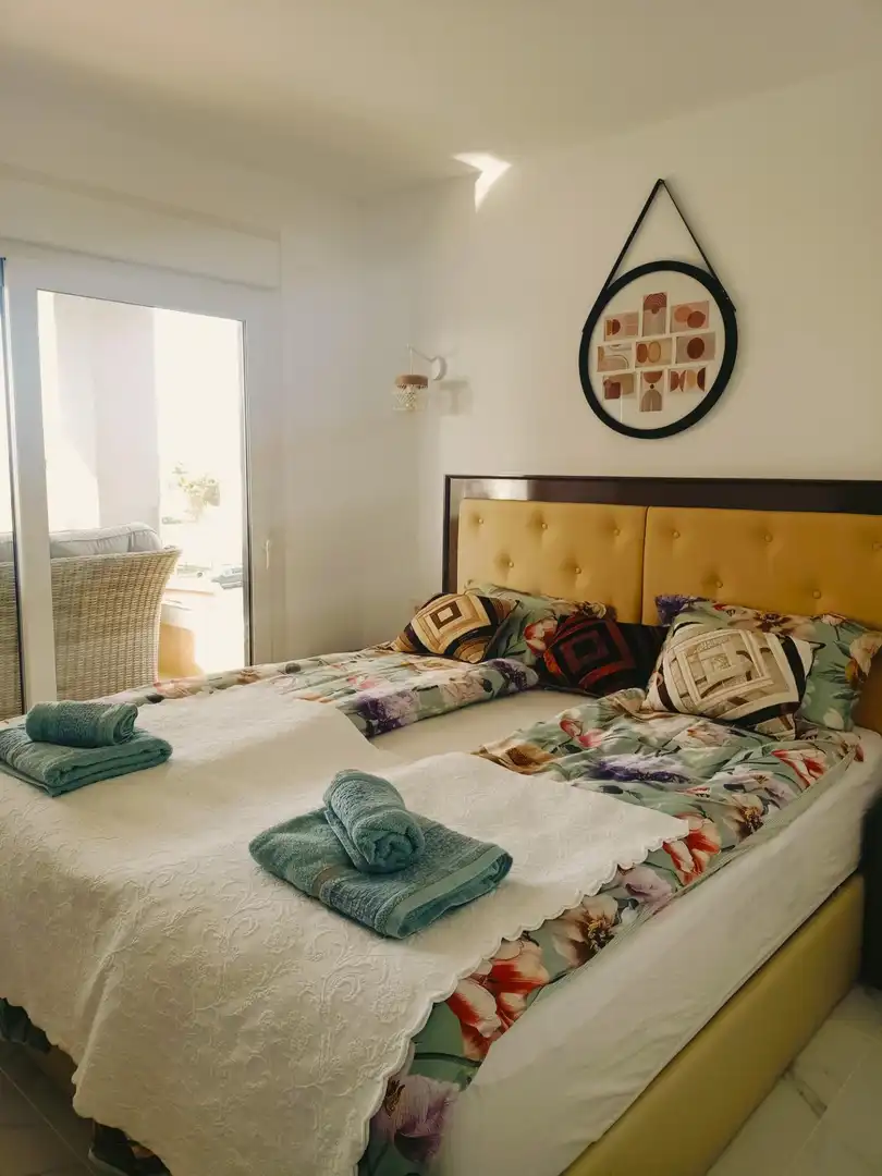 Schlafzimmer von Wohnungen zur Miete in Torrevieja mit Klimaanlage, Privatgarten und Terrasse