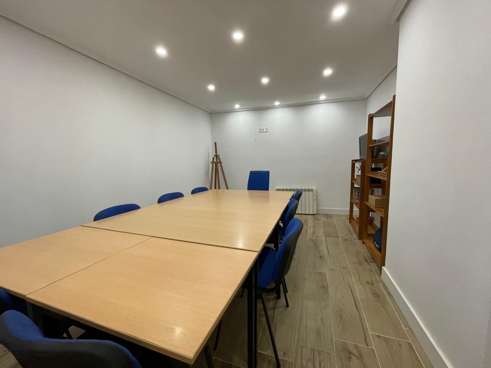 Premises for rent in  Zaragoza Capital  with Air Conditioner