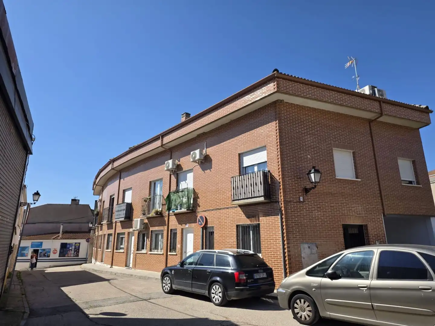 Außenansicht von Maisonette zum Verkauf in Cobeña mit Klimaanlage, Heizung und Terrasse