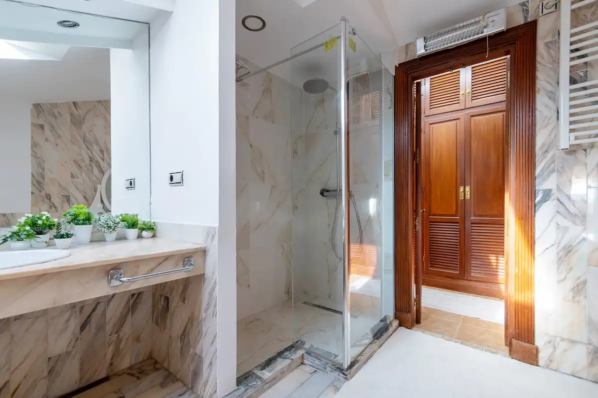 Bathroom of Houses for rent in Estepona  with Air Conditioner, Private garden and Terrace