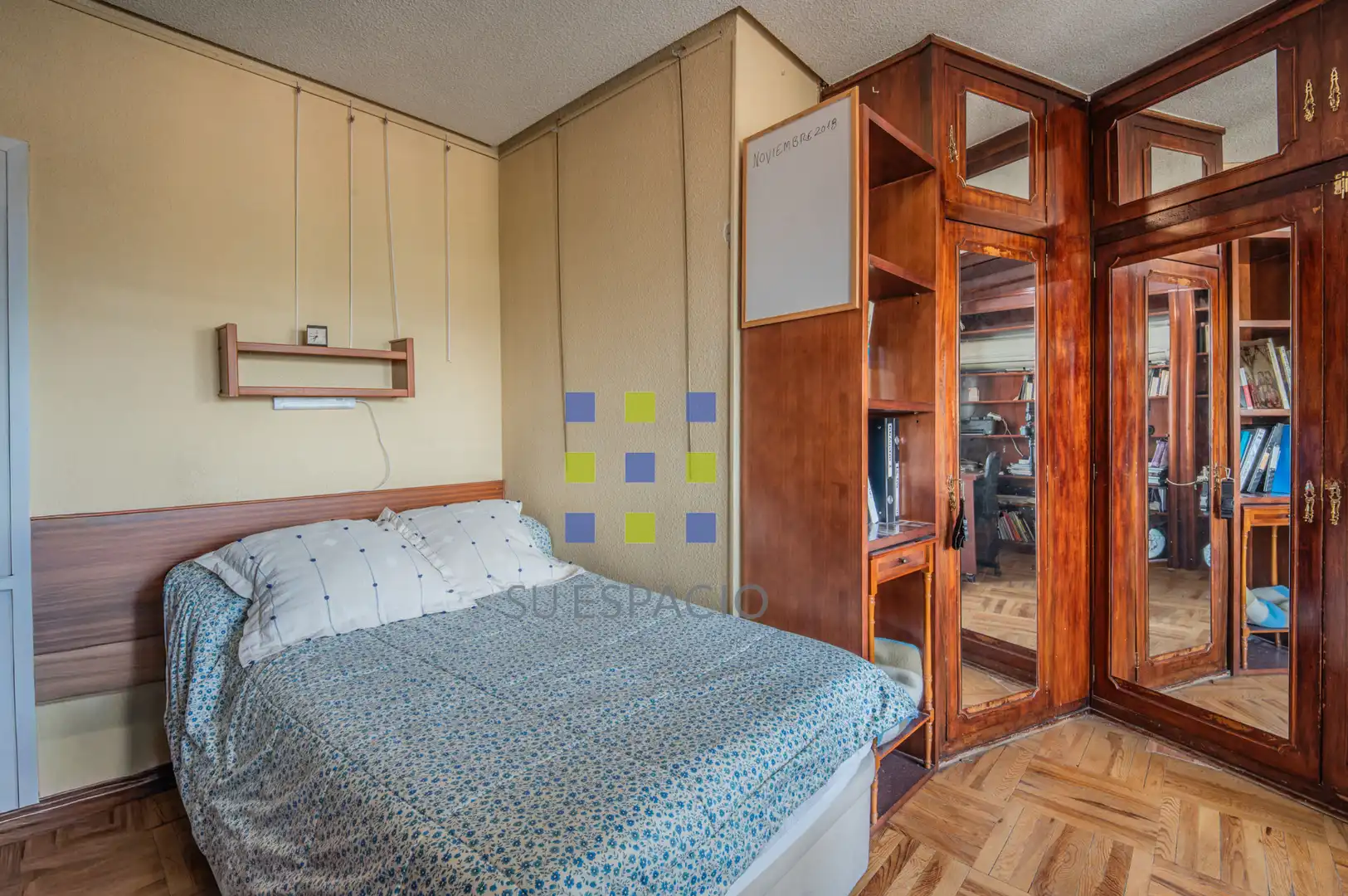 Schlafzimmer von Dachboden zum Verkauf in Madrid mit Klimaanlage, Heizung und Parkett