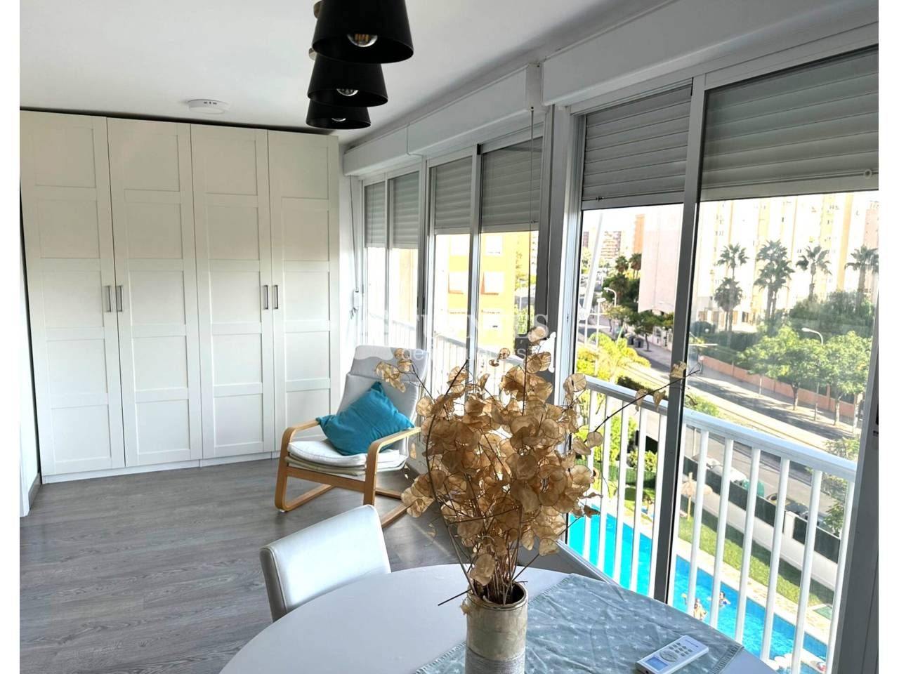 Dormitori de Pis en venda en Alicante / Alacant amb Aire condicionat, Calefacció i Moblat