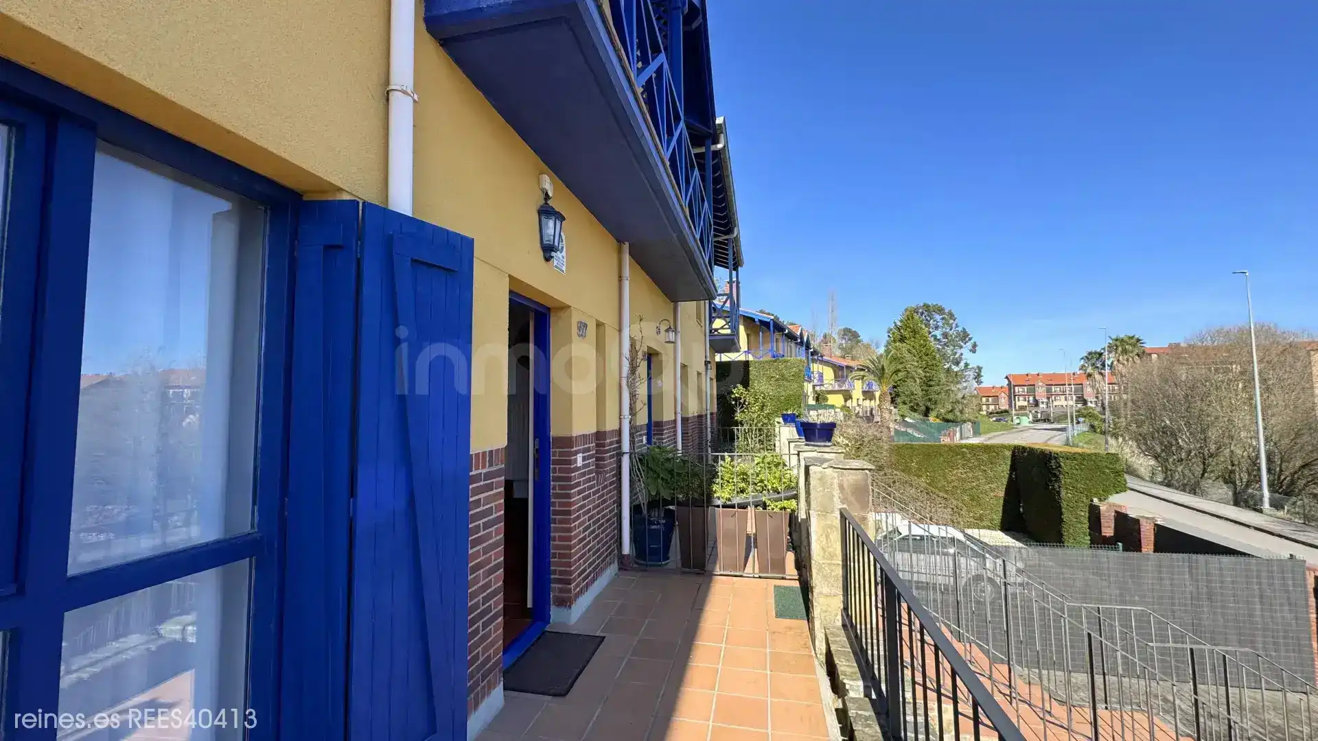 Vista exterior de Casa adosada en venda en Comillas (Cantabria) amb Calefacció, Jardí privat i Terrassa