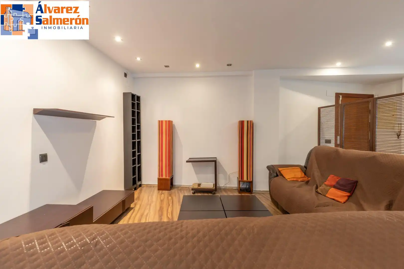 Sala d'estar de Loft en venda en Granada amb Aire condicionat, Calefacció i Parquet