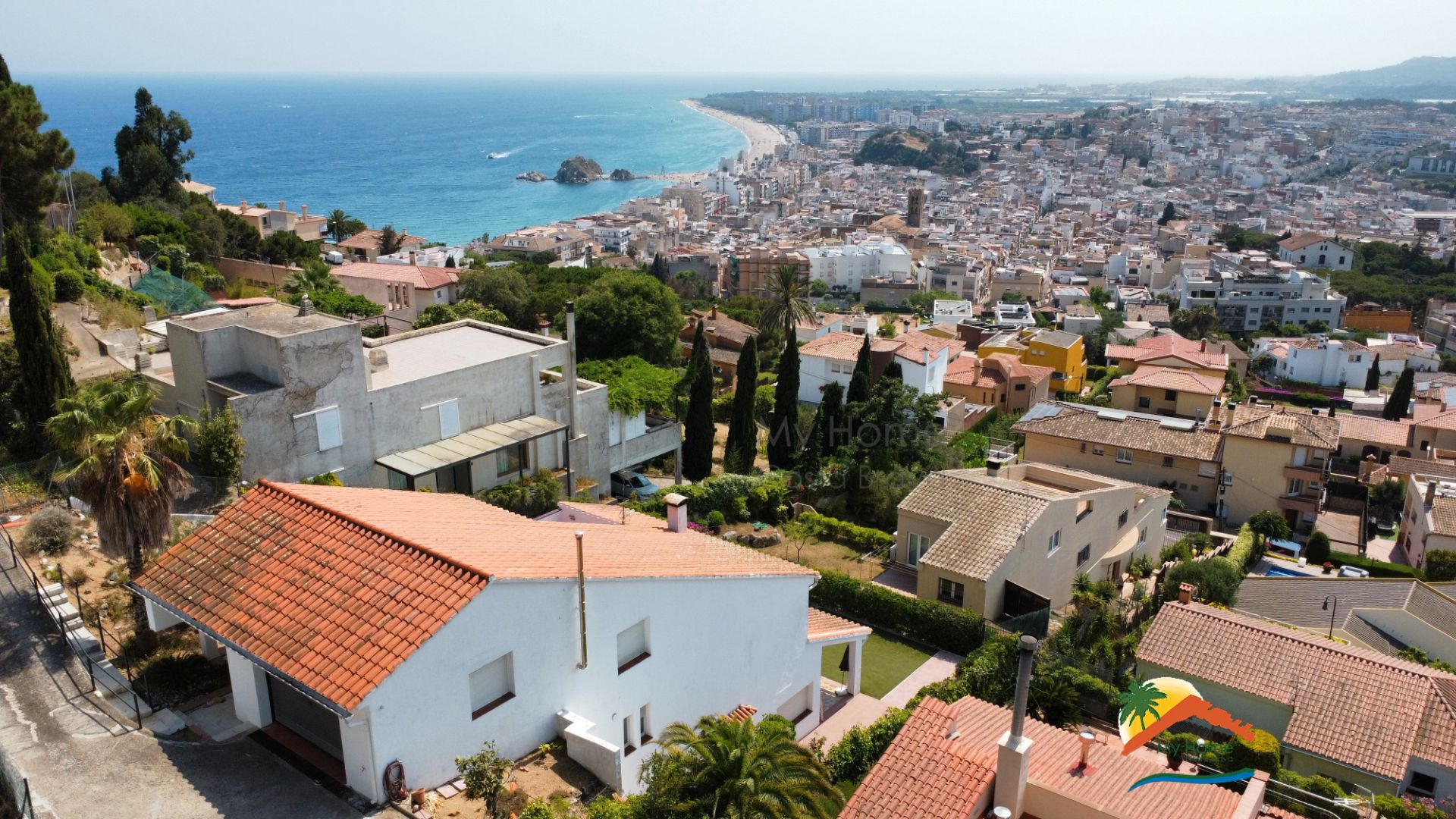 Vista exterior de Casa o xalet en venda en Blanes amb Calefacció, Jardí privat i Terrassa