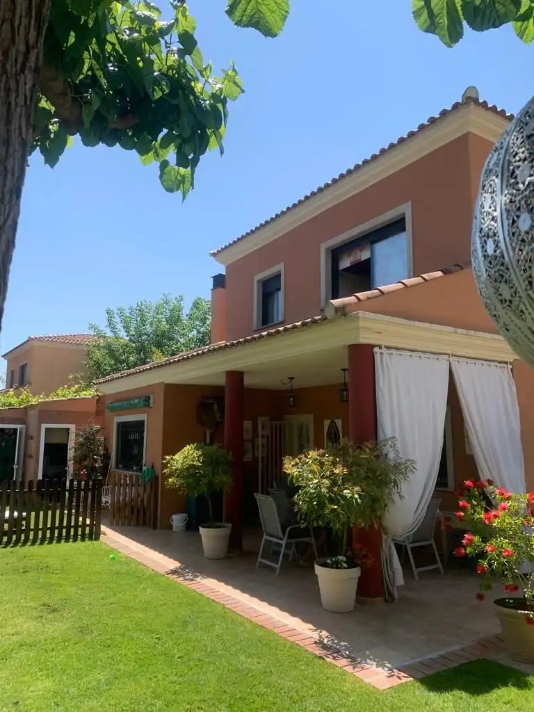 Xalet amb piscina en venda a Baeza, imagen 3