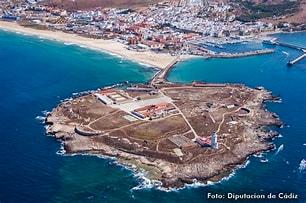 Photo 3 of Single-family semi-detached for sale in Calle Coronel Francisco Valdés, 19, Tarifa ciudad, Tarifa