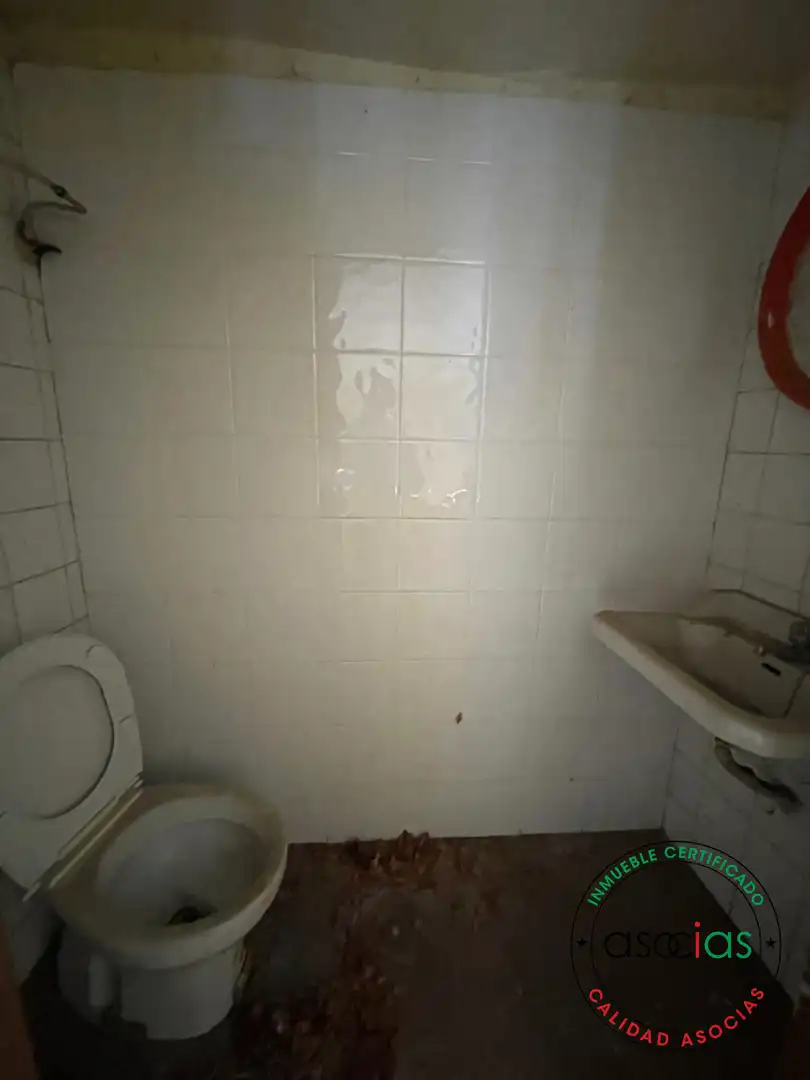 Bany de Local en venda en Gijón 