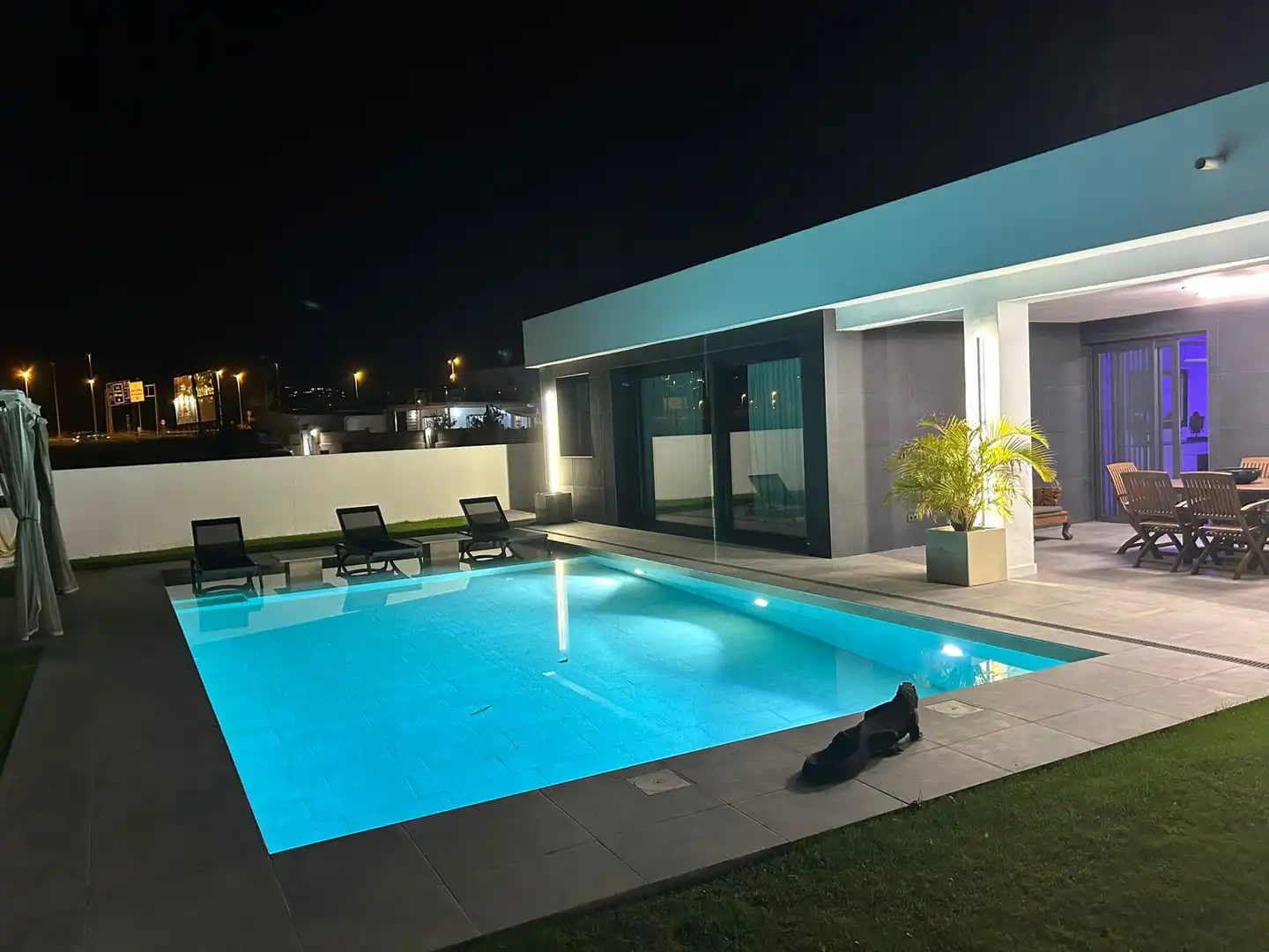 Piscina de Casa o xalet de lloguer en Marbella amb Aire condicionat, Calefacció i Jardí privat