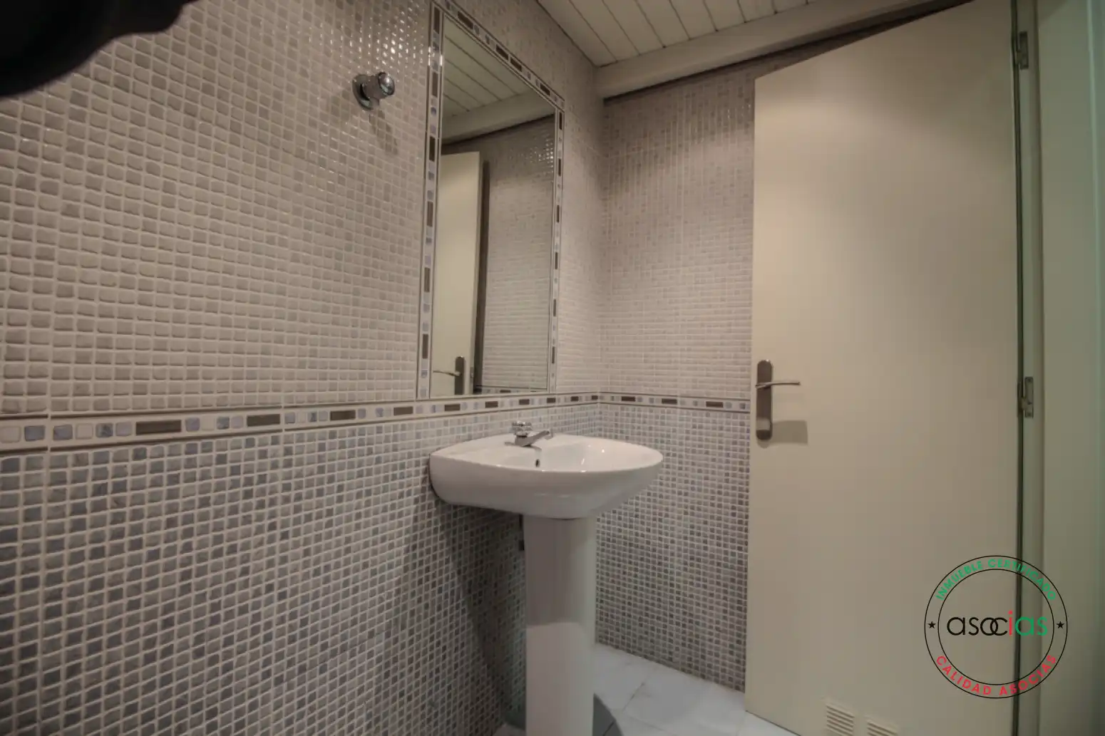 Baño de Local en venta en Gijón 