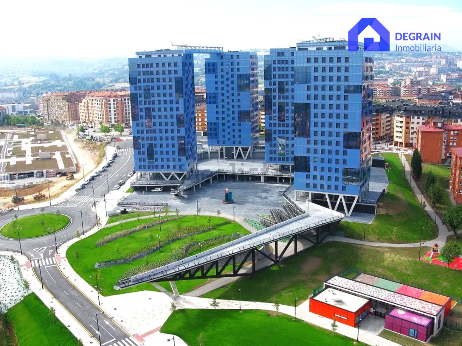 Exterior view of Flat for sale in Oviedo   with Heating, Private garden and Parquet flooring
