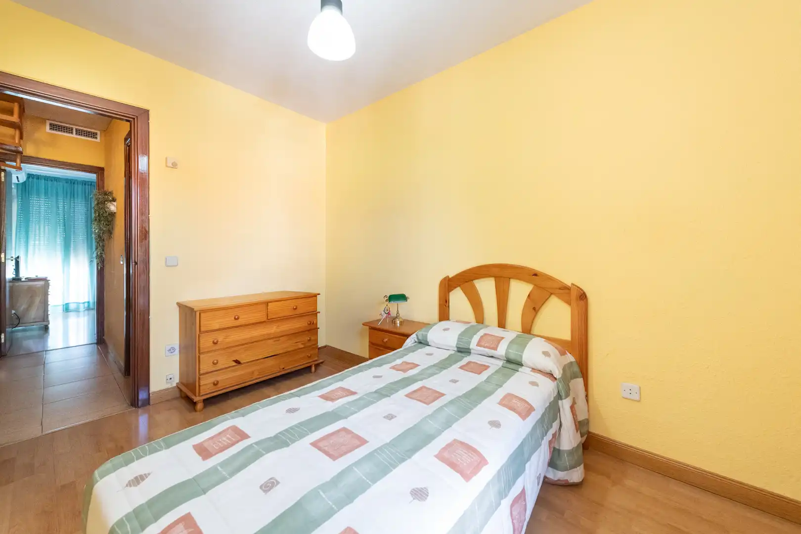 Dormitori de Casa adosada en venda en Villaviciosa de Odón amb Aire condicionat, Jardí privat i Terrassa