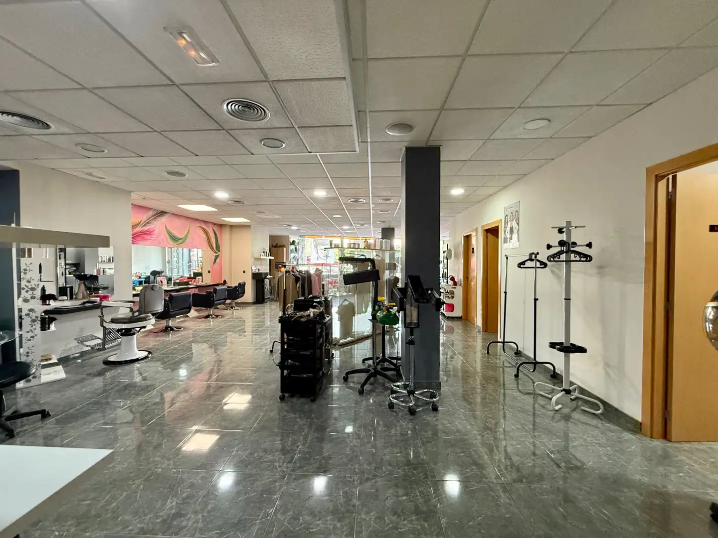 Local en venta en Terrassa con Aire acondicionado, Calefacción y Internet