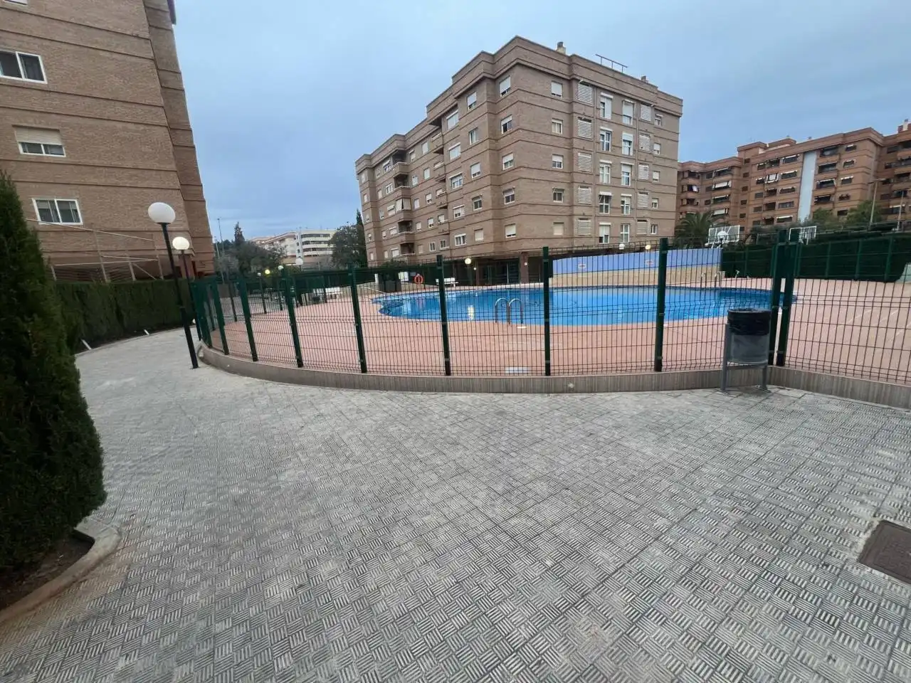 Schwimmbecken von Wohnung zum Verkauf in Castellón de la Plana / Castelló de la Plana mit Klimaanlage, Abstellraum und Möbliert