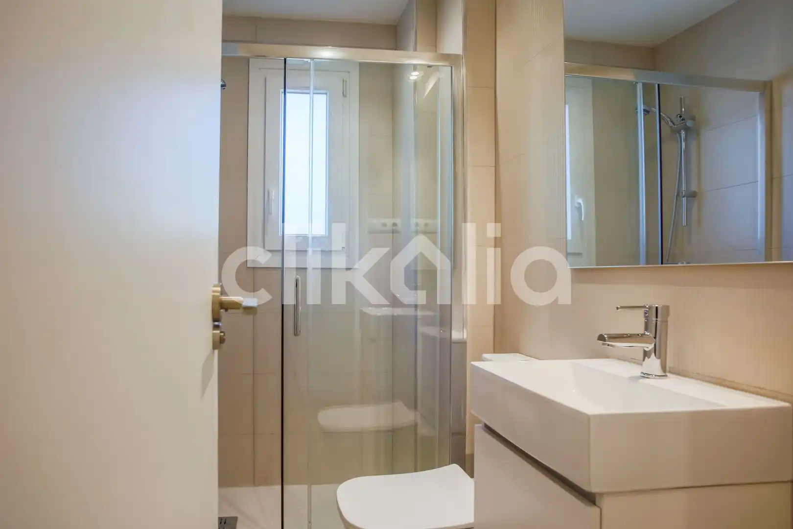 Bathroom of Flat for rent in Madrid  with Heating and Terrace