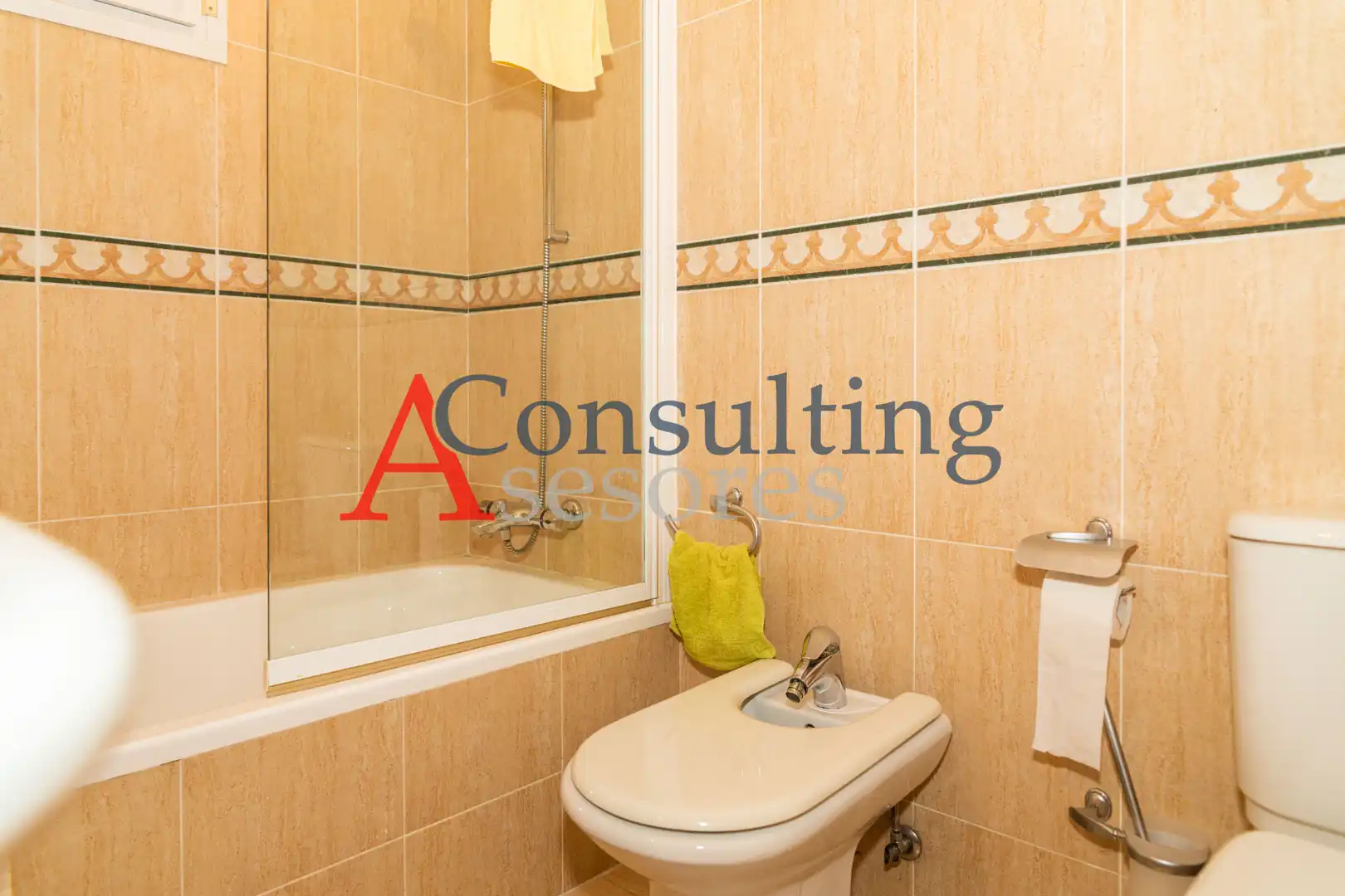 Baño de Dúplex en venta en San Juan del Puerto con Amueblado, Horno y Lavadora