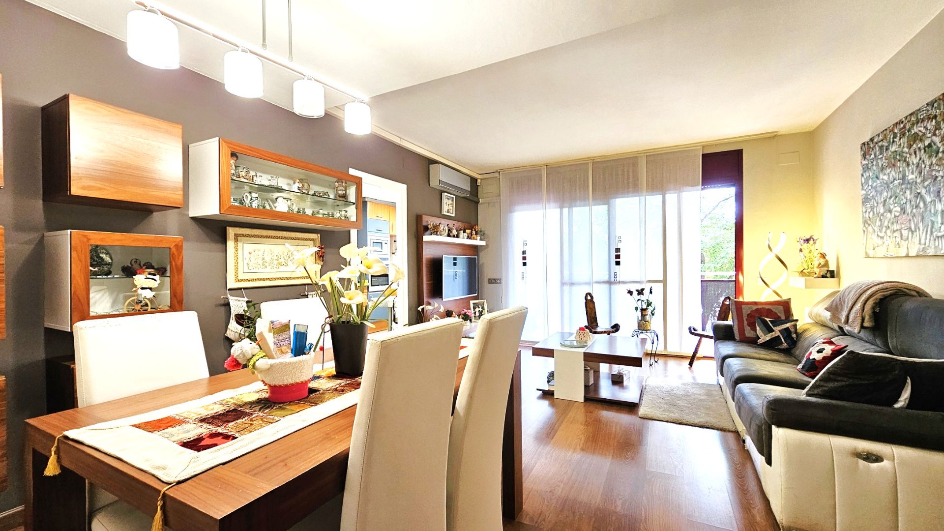 Living room of Flat for sale in Sabadell  with Air Conditioner, Heating and Storage room