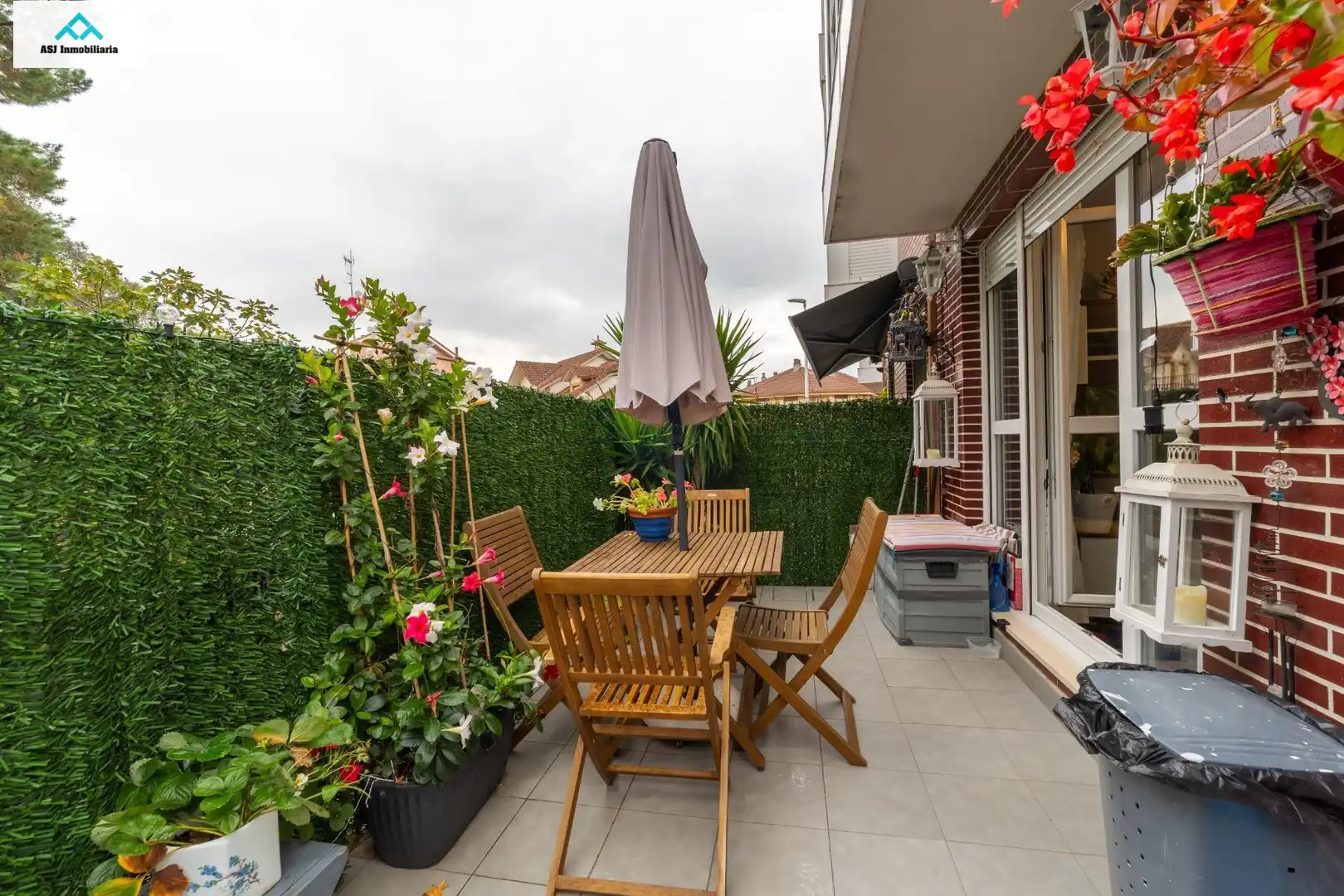 Ground floor with pool for sale in Voto