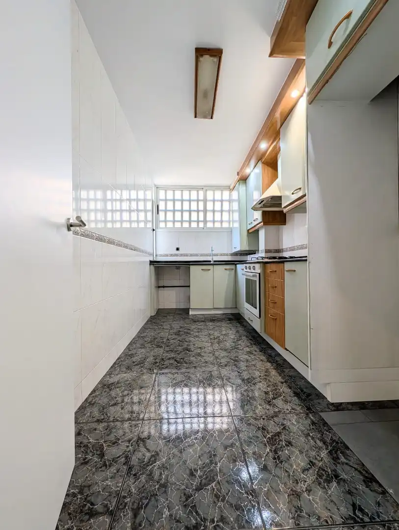 Cocina de Piso en venta en Badalona con Aire acondicionado, Calefacción y Horno