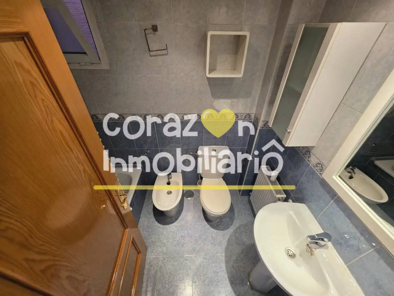 Bathroom of Flat for sale in Madrid  with Heating, Parquet flooring and Storage room