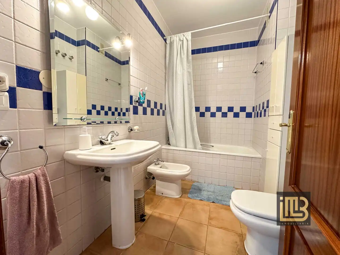 Baño de Piso de alquiler en Málaga con Aire acondicionado, Calefacción y Terraza