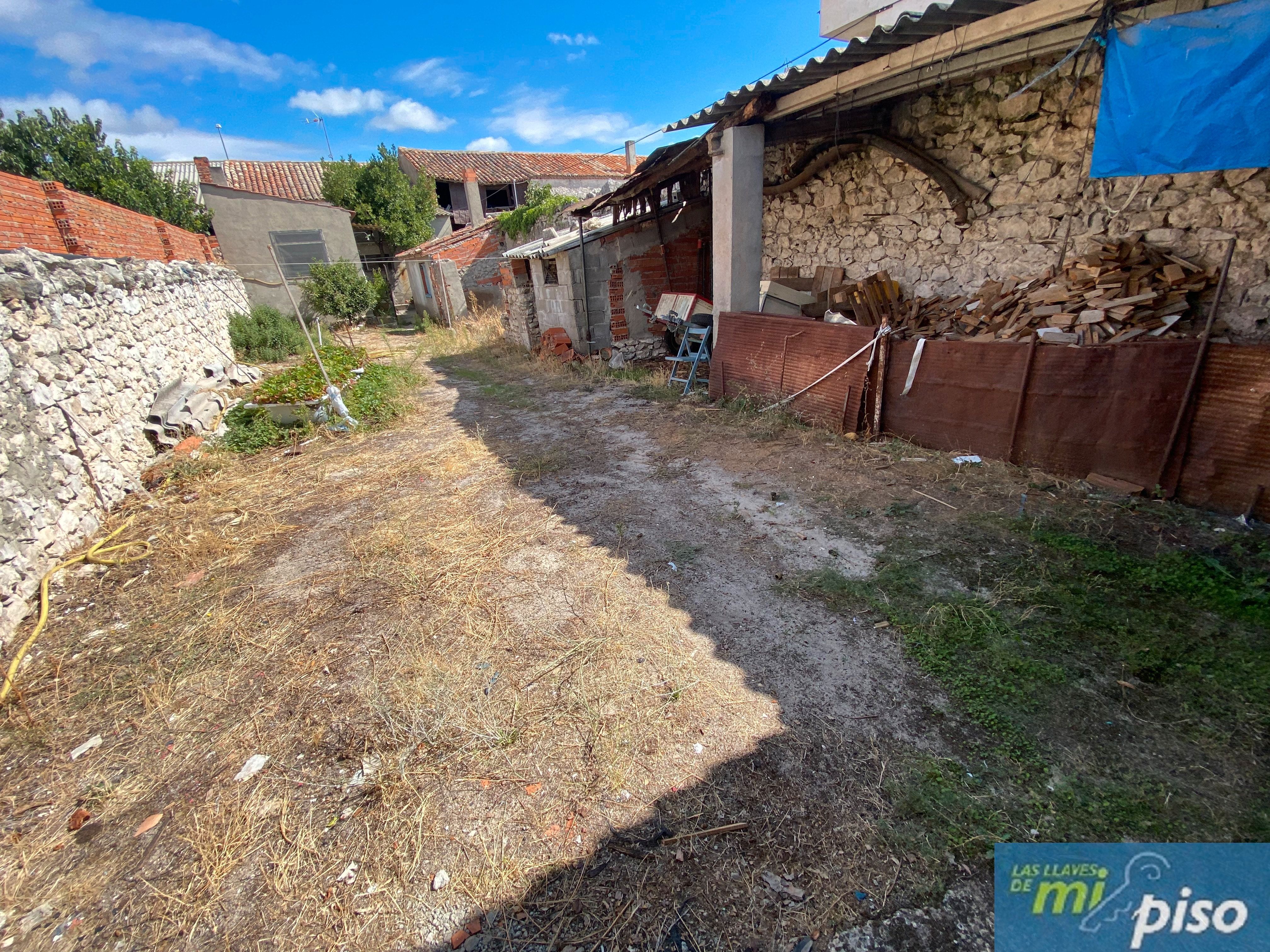 Casa o xalet en venda en La Parrilla  amb Jardí privat, Terrassa i Traster