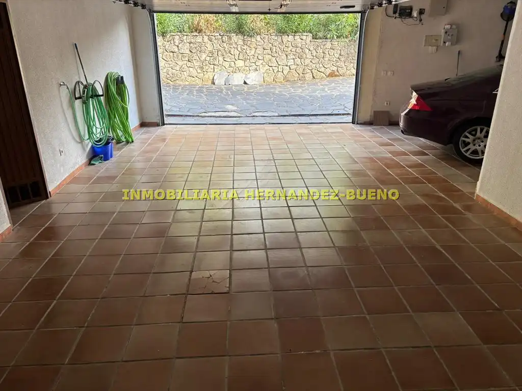 Vista exterior de Casa o xalet en venda en Sequeros amb Calefacció, Jardí privat i Terrassa