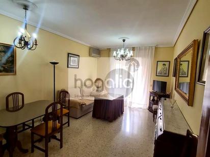 Living room of Flat to rent in  Sevilla Capital  with Air Conditioner, Terrace and Furnished