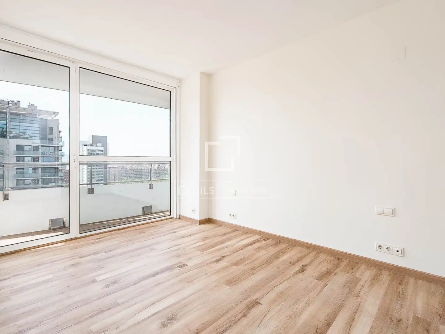 Schlafzimmer von Wohnung zum Verkauf in Barcelona mit Klimaanlage, Heizung und Abstellraum