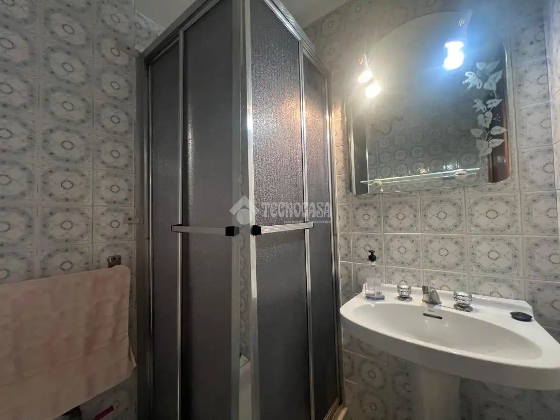 Baño de Piso en venta en Zaragoza con Calefacción y Terraza