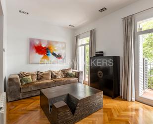 Sala d'estar de Apartament en venda en  Madrid Capital amb Aire condicionat, Calefacció i Traster