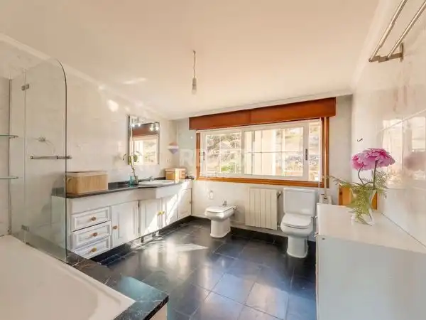 Baño de Casa o chalet en venta en Baiona con Calefacción, Jardín privado y Parquet