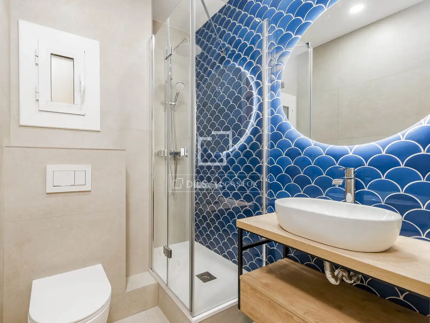 Badezimmer von Wohnung zum Verkauf in Barcelona mit Klimaanlage, Heizung und Parkett