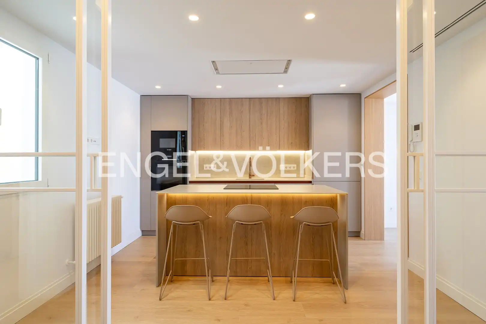 Kitchen of Flat for sale in Madrid  with Air Conditioner, Heating and Storage room